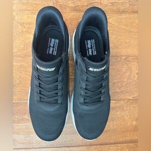 NEW BOB’ S Skechers Black Slip ins